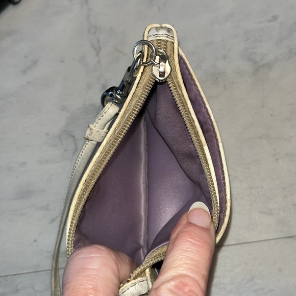 Coach Vintage wristlet Cream & tan EVC Full front pocket horse & carriage logo - Picture 6 of 12